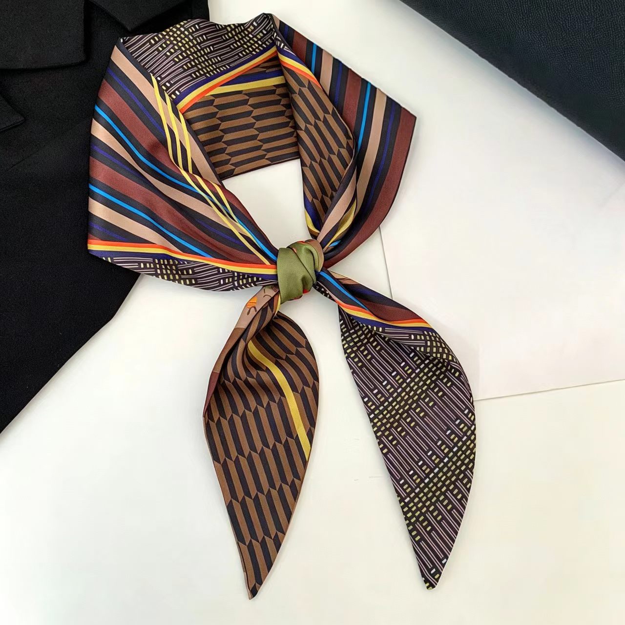 Luxury Bags Supplier - Luxuriöses bedrucktes langes Haarband, Seidenschal mit