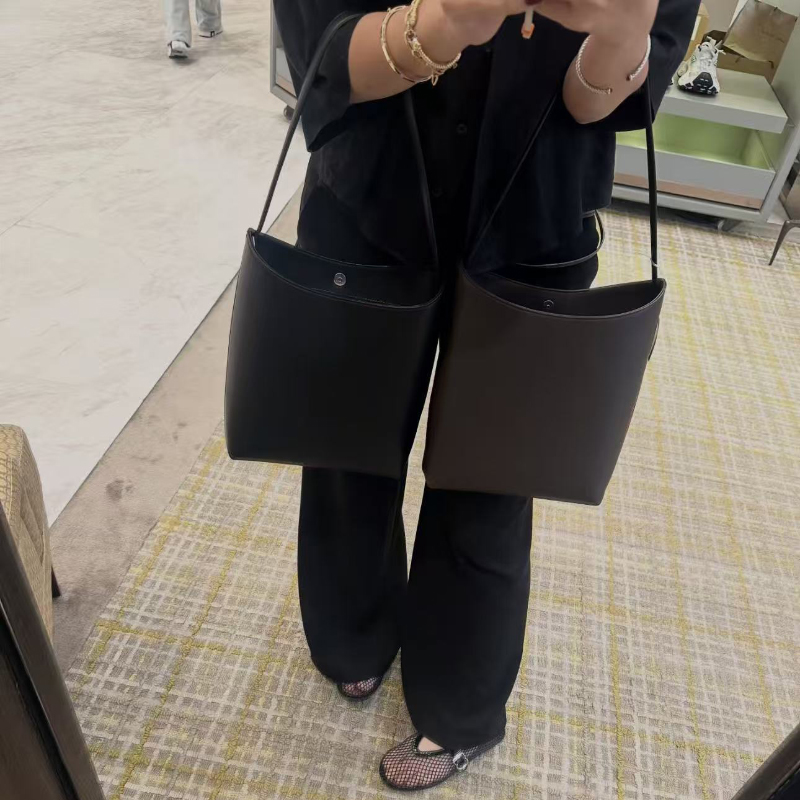 Modische Smiley-Mund-Schultert – Luxury Bags For Women Brands Bewertung und Preis