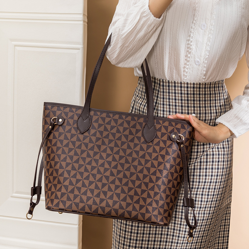 Luxuriöse Schultertasche für D – Luxury Bags That Are Vegan Bewertung und Preis