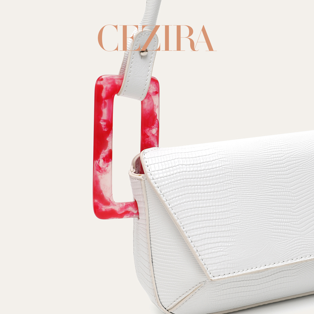 CR Große Quadratische Schnalle – Luxury Bags That Are Vegan Bewertung und Preis